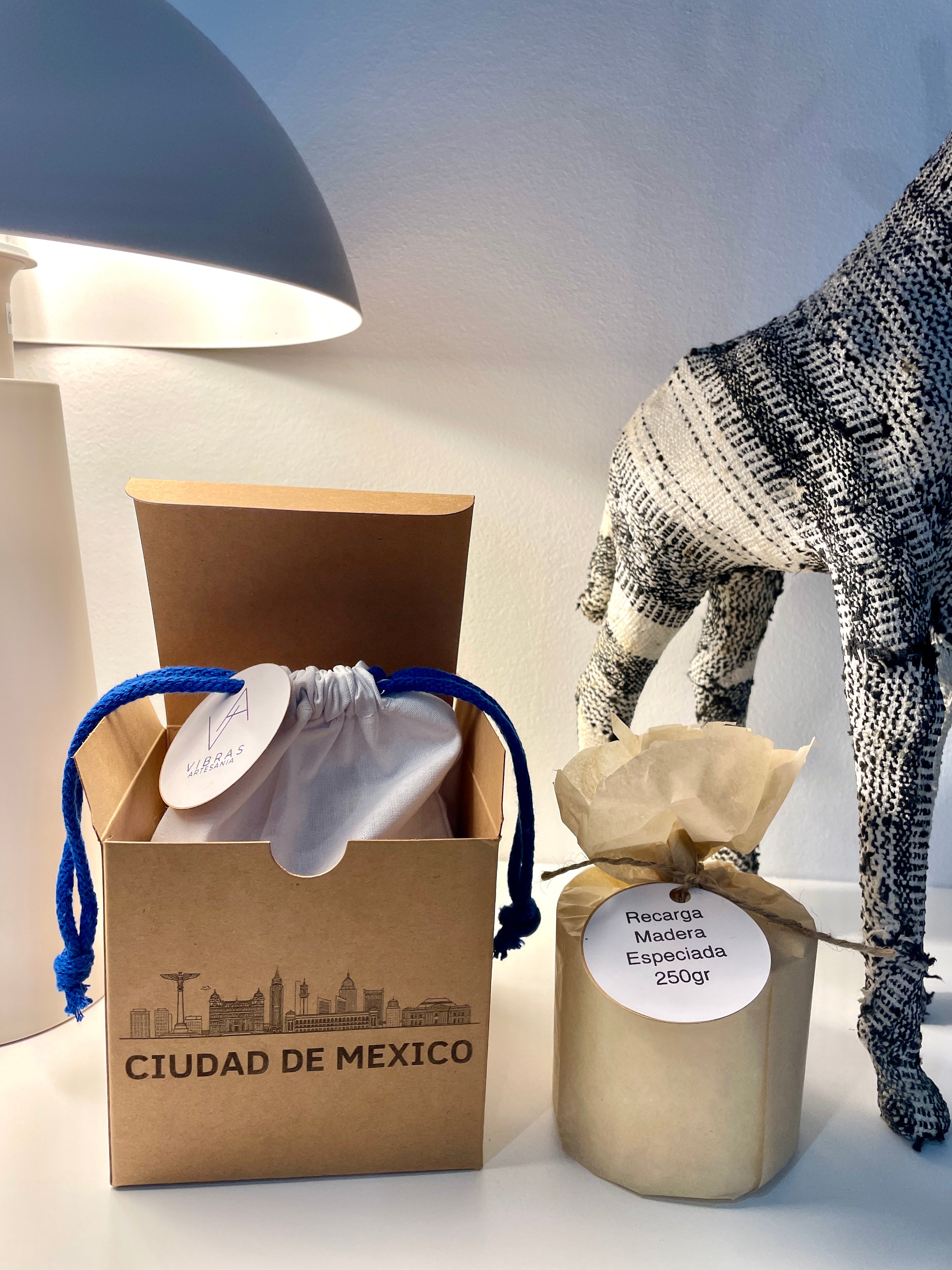 Pack Recarga + Vela Aromática Ciudad de México 250gr