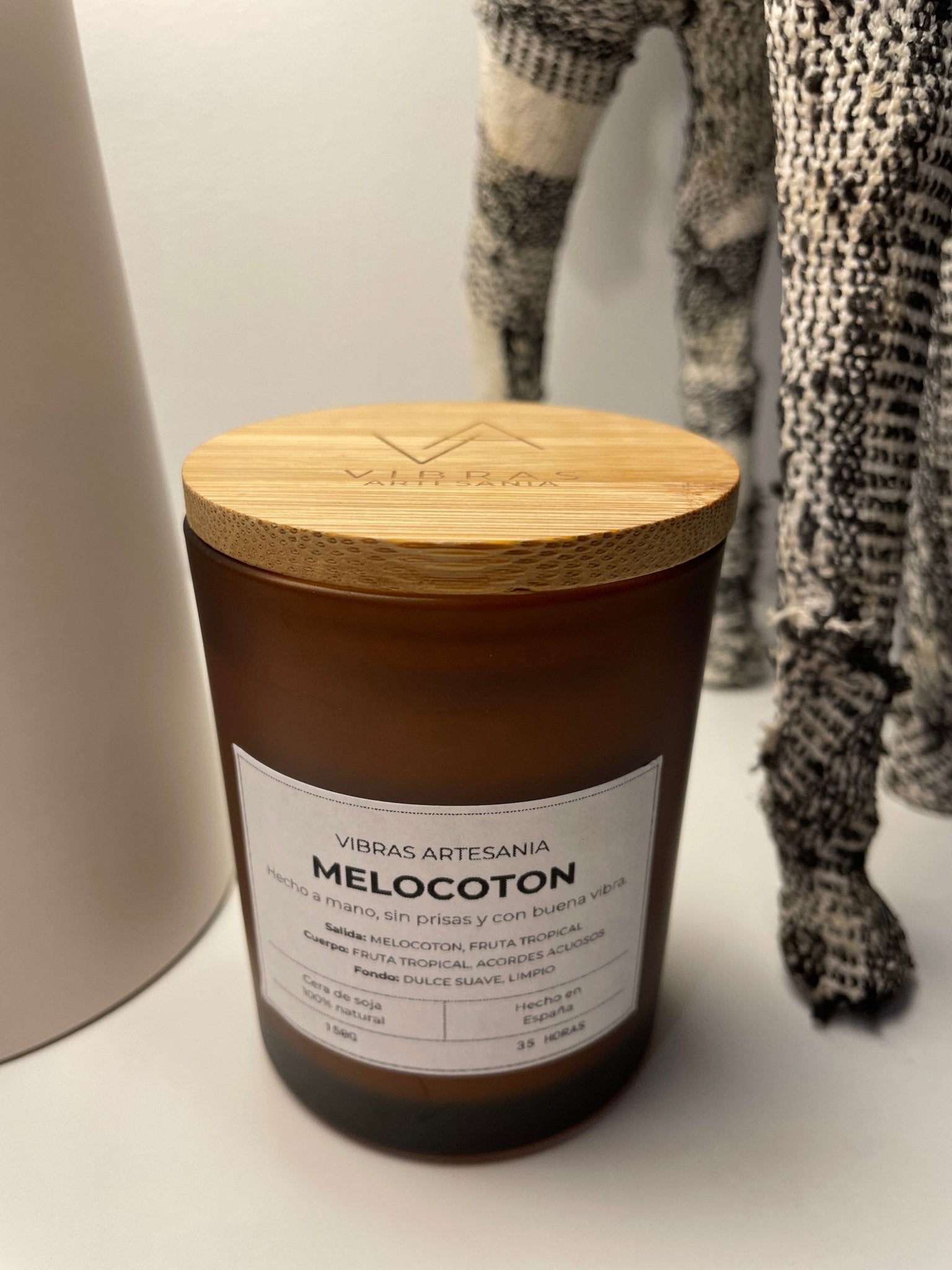 Vela Aromática Melocotón 150gr - Vibras Artesanía