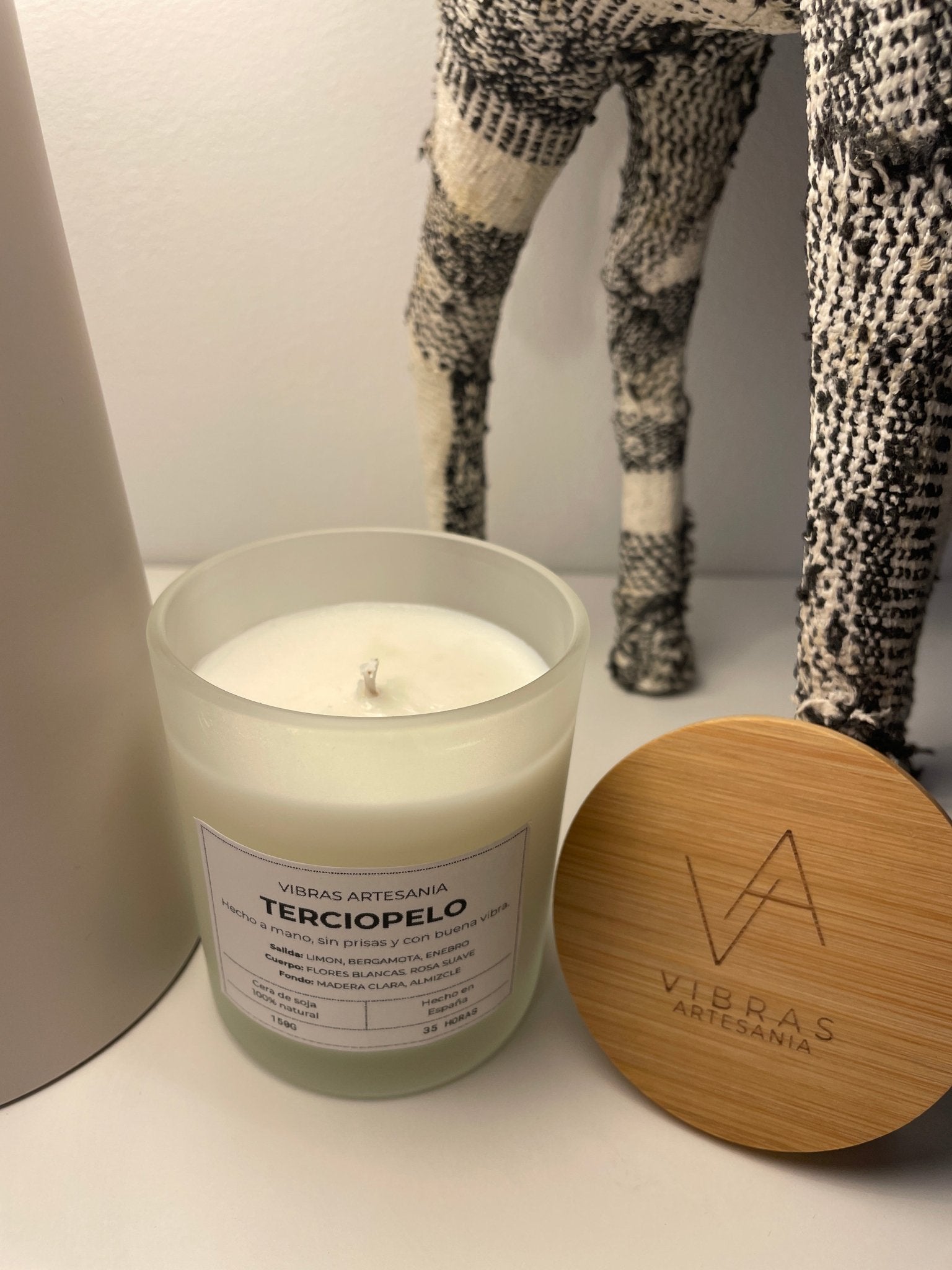 Vela Aromática Terciopelo 150gr - Vibras Artesanía